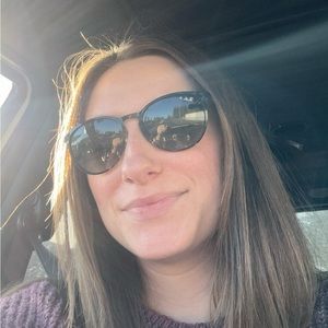Meet your Posher, Chrystal